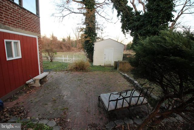 1818 LONGFORD DR, Hyattsville, MD 20782