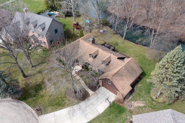 54459 Hunters Court, Elkhart, IN 46514