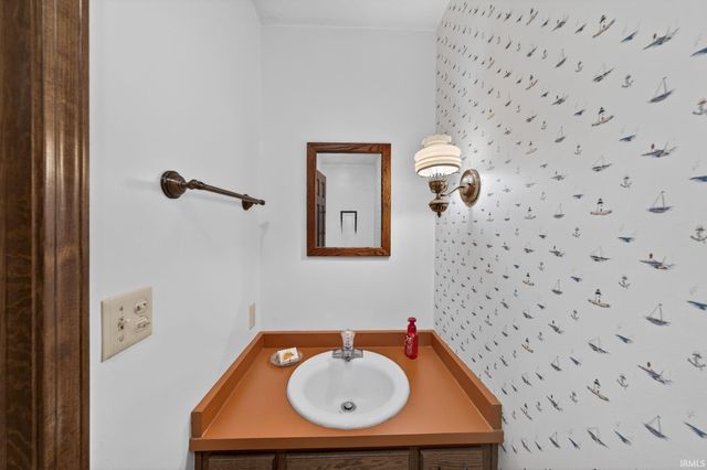 54459 Hunters Court, Elkhart, IN 46514