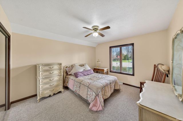 54459 Hunters Court, Elkhart, IN 46514