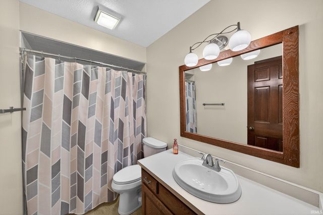 54459 Hunters Court, Elkhart, IN 46514