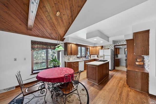 54459 Hunters Court, Elkhart, IN 46514