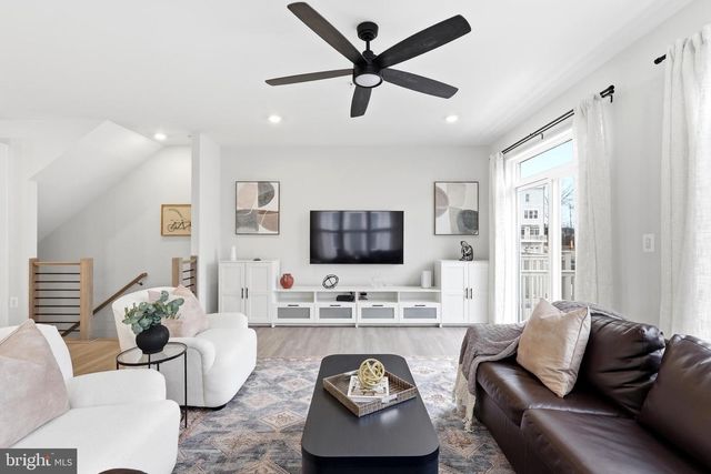 22801 TAWNY PINE SQ, Brambleton, VA 20148