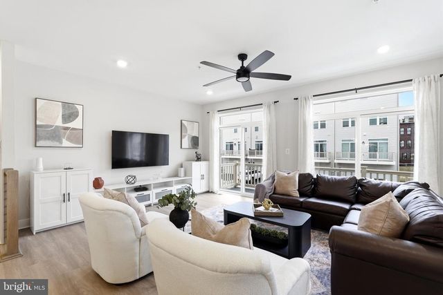 22801 TAWNY PINE SQ, Brambleton, VA 20148