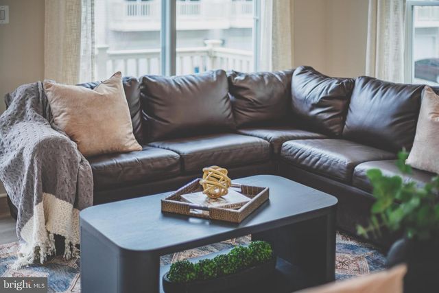 22801 TAWNY PINE SQ, Brambleton, VA 20148