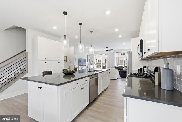 22801 TAWNY PINE SQ, Brambleton, VA 20148