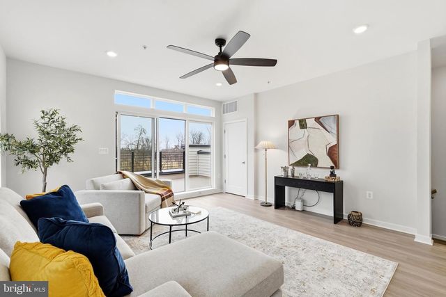 22801 TAWNY PINE SQ, Brambleton, VA 20148