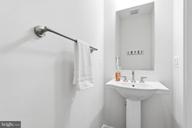 22801 TAWNY PINE SQ, Brambleton, VA 20148