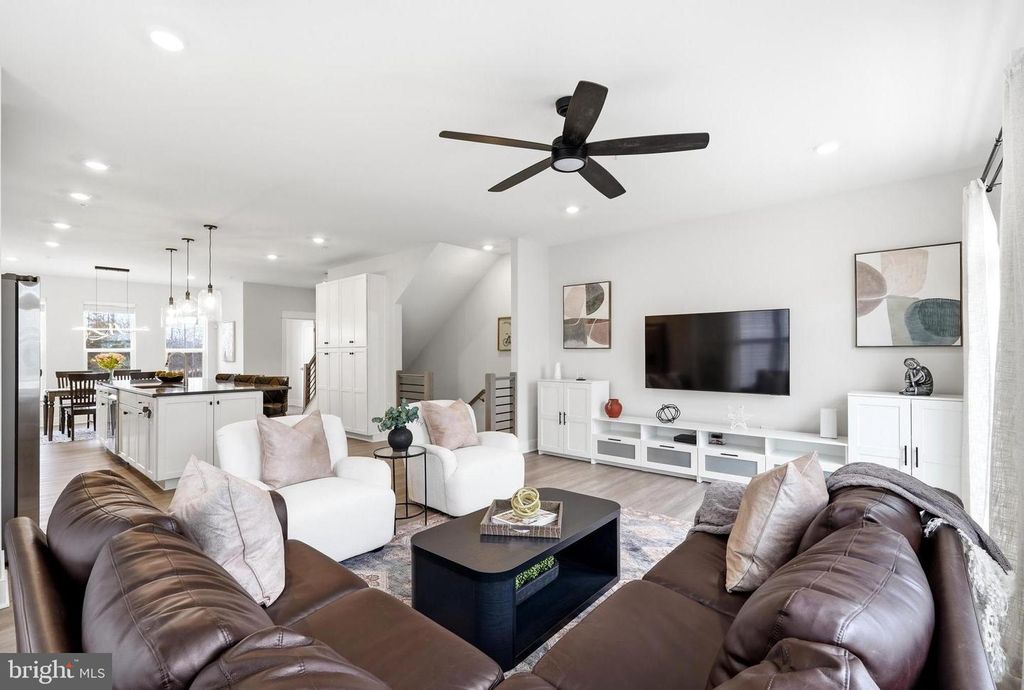 22801 TAWNY PINE SQ, Brambleton, VA 20148