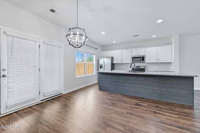 42 Chestnut Street, Beaufort, SC 29906