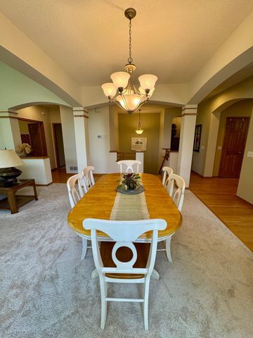 4711 Walnut Grove Lane N, Plymouth, MN 55446