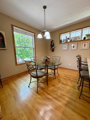 4711 Walnut Grove Lane N, Plymouth, MN 55446
