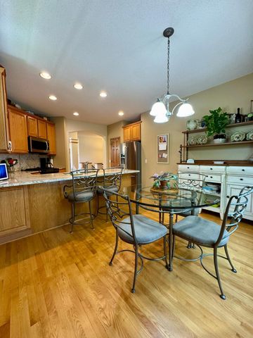 4711 Walnut Grove Lane N, Plymouth, MN 55446