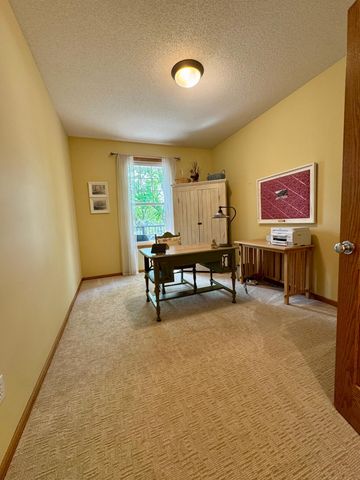 4711 Walnut Grove Lane N, Plymouth, MN 55446