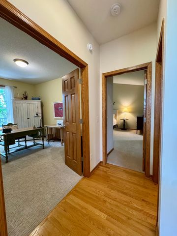 4711 Walnut Grove Lane N, Plymouth, MN 55446