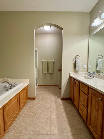 4711 Walnut Grove Lane N, Plymouth, MN 55446