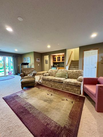 4711 Walnut Grove Lane N, Plymouth, MN 55446