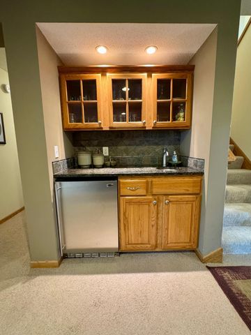 4711 Walnut Grove Lane N, Plymouth, MN 55446