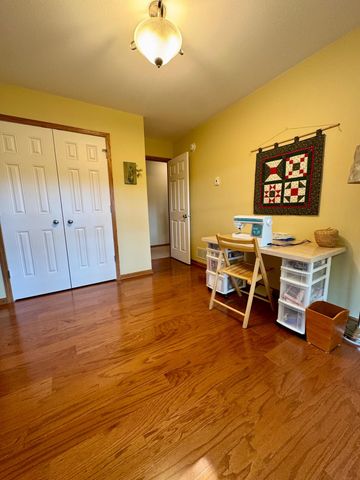 4711 Walnut Grove Lane N, Plymouth, MN 55446