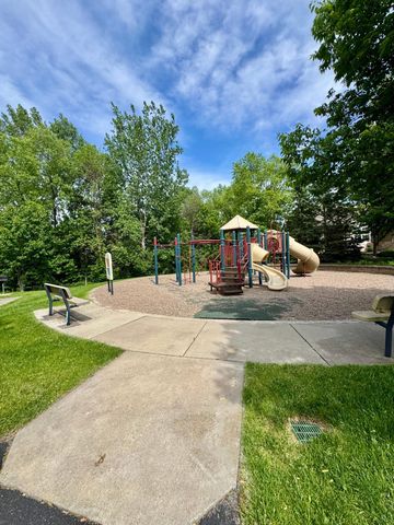 4711 Walnut Grove Lane N, Plymouth, MN 55446