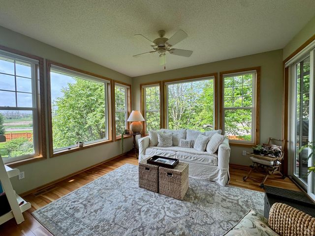 4711 Walnut Grove Lane N, Plymouth, MN 55446