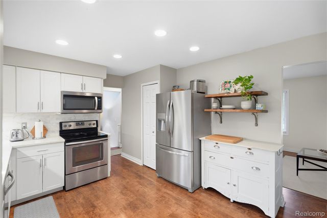 41703 Greenwood Drive, Canton Charter Township, MI 48187