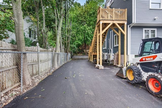 391 Cedar Brook Rd 2, Lynn, MA 01904