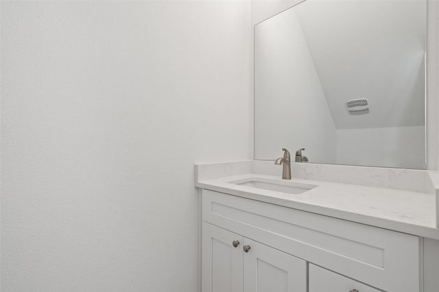 2004 Maxwell LN, Austin, TX 78741