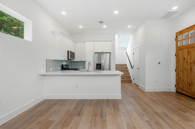 2004 Maxwell LN, Austin, TX 78741