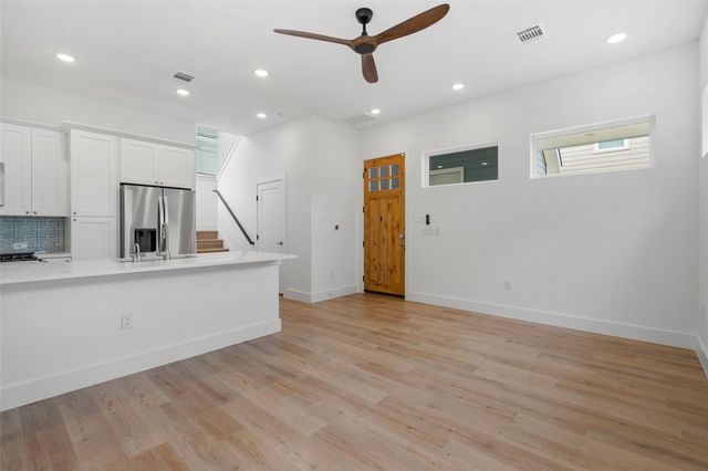 2004 Maxwell LN, Austin, TX 78741