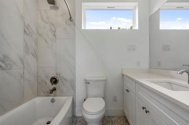 2004 Maxwell LN, Austin, TX 78741