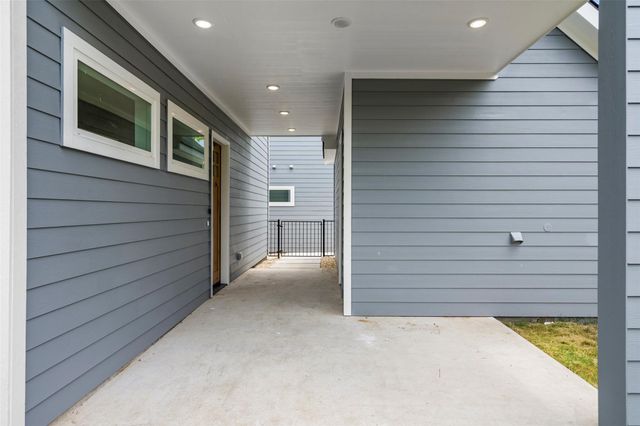 2004 Maxwell LN, Austin, TX 78741