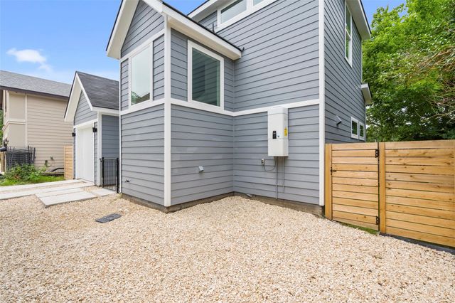 2004 Maxwell LN, Austin, TX 78741