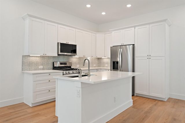 2004 Maxwell LN, Austin, TX 78741