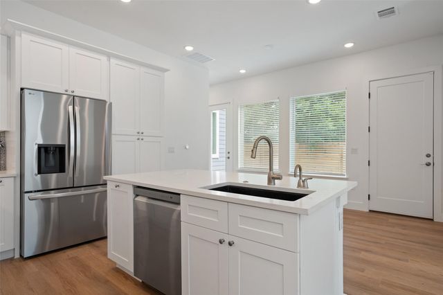 2004 Maxwell LN, Austin, TX 78741