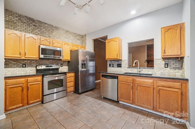 132 Grayrock Drive, Statesville, NC 28677