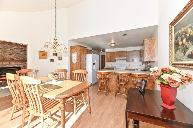 2741 Brighton DRIVE, Waukesha, WI 53188