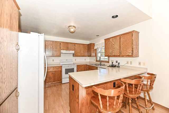 2741 Brighton DRIVE, Waukesha, WI 53188