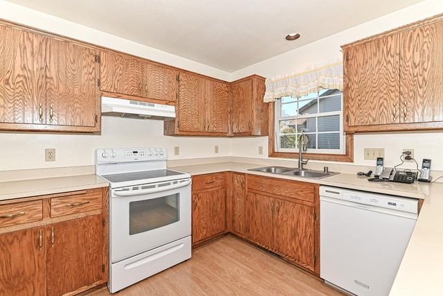 2741 Brighton DRIVE, Waukesha, WI 53188