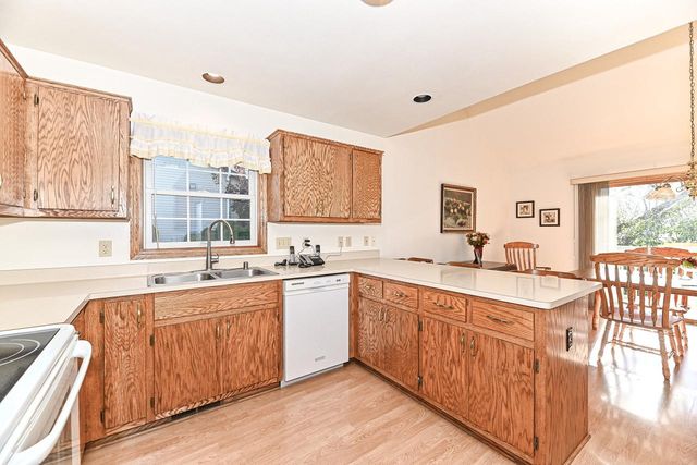 2741 Brighton DRIVE, Waukesha, WI 53188