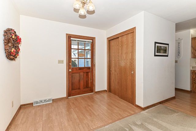 2741 Brighton DRIVE, Waukesha, WI 53188