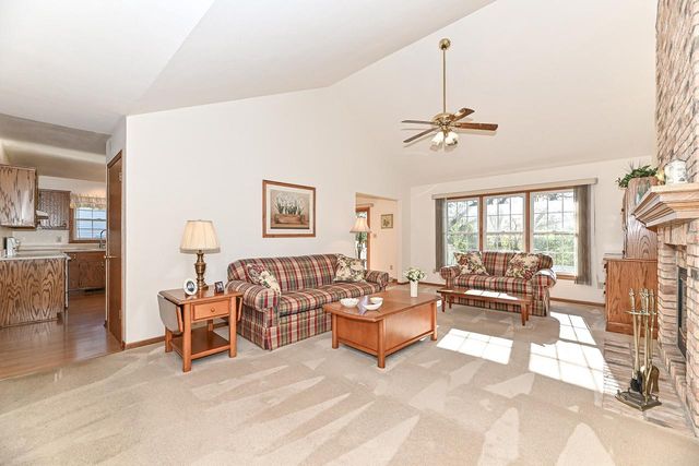 2741 Brighton DRIVE, Waukesha, WI 53188