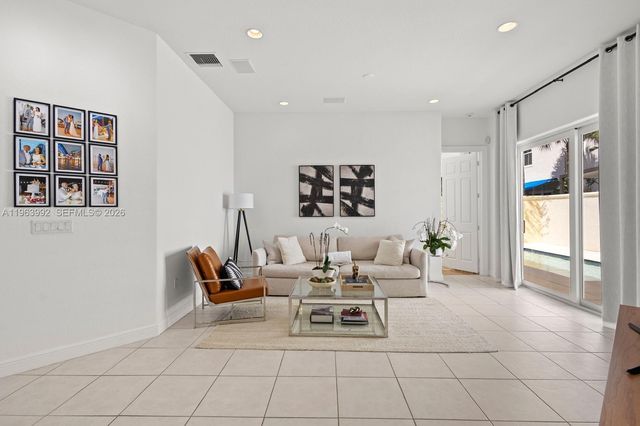 1408 Mariner Way, Hollywood, FL 33019