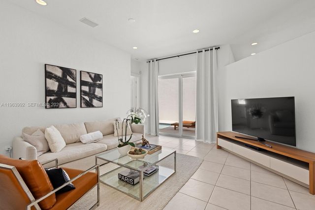 1408 Mariner Way, Hollywood, FL 33019