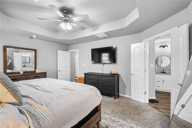1211 Sundowner Ranch Avenue, Prairie Grove, AR 72753