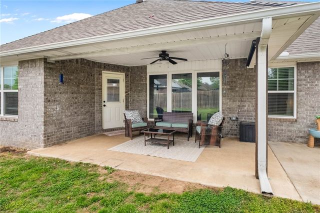 1211 Sundowner Ranch Avenue, Prairie Grove, AR 72753