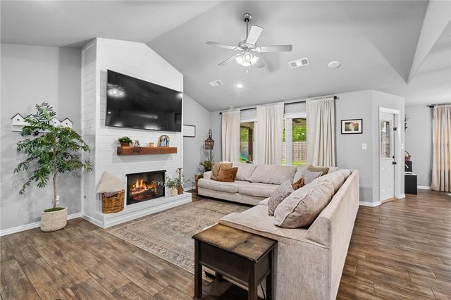 1211 Sundowner Ranch Avenue, Prairie Grove, AR 72753