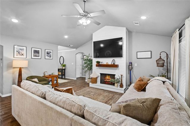 1211 Sundowner Ranch Avenue, Prairie Grove, AR 72753