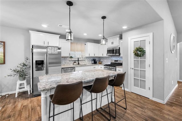 1211 Sundowner Ranch Avenue, Prairie Grove, AR 72753