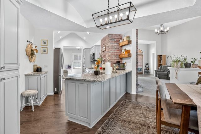 134 Moonlight Valley Drive, Ash Grove, MO 65604